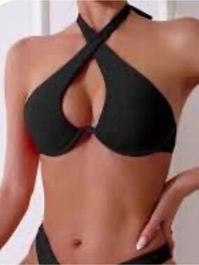 Women’s Black Crisscross Halter Bikini Top Size XL